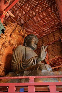 Japonya 'nın Zoshicho, Nara, Japonya' daki en büyük bronz Buda heykellerinden birine sahip bir Budist tapınağı.