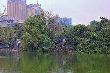  Hang Trong, Hoan Kiem, Hanoi, Vietnam 'da Hoan Kiem Gölü' nde bir Konfüçyüs tapınağı.