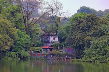  Hang Trong, Hoan Kiem, Hanoi, Vietnam 'da Hoan Kiem Gölü' nde bir Konfüçyüs tapınağı.