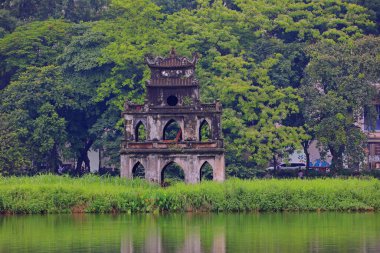 Turtle Tower (Thap Rua), Hang Trong, Hoan Kiem, Hanoi, Vietnam 'da Hoan Kiem Gölü' nde yer alan bir kule.