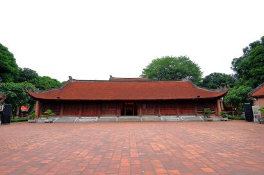 Edebiyat Tapınağı (Van Mieu Quoc Tu Giam), Van Mieu, Dong Da, Ha Noi, Vietnam 'da tapınakları ve ön kapısı olan bir Konfüçyüs tapınağı.