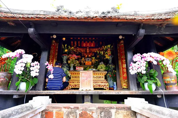 stock image One Pillar Pagoda (Chua Mot Cot), a iconic Buddhist temple at Doi Can, Ba Dinh, Ha Noi, Vietnam