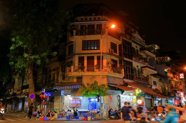 Ha Noi Vietnam 'daki Ha Noi kasabasının (Khu Pho Co Ha Noi) sokak manzarası