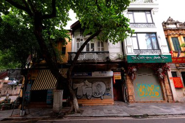 Ha Noi Vietnam 'daki Ha Noi kasabasının (Khu Pho Co Ha Noi) sokak manzarası