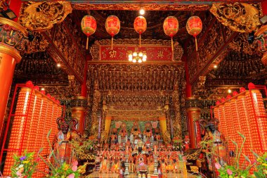 Anping Kaitai Tianhou Templ, Guosheng Bulvarı, Anping Bölgesi, Tainan, Tayvan 'da tanrı Mazu' nun bir heykeliyle