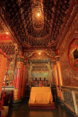 Anping Kaitai Tianhou Templ, Guosheng Bulvarı, Anping Bölgesi, Tainan, Tayvan 'da tanrı Mazu' nun bir heykeliyle