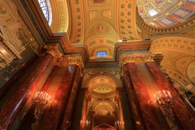 Aziz Stephen Bazilikası, Szent Istvan, Budapeşte Macaristan 'da bir Roma Katolik ibadethanesi.