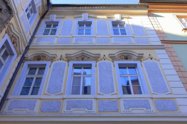 Prag Çek Cumhuriyeti 'ndeki eski tarihi binaların sokak manzarası (Praha, Çek)