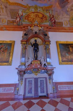 DomQuartier Salzburg, Müze (UNESCO Dünya Mirası Alanı), Avusturya 'nın Salzburg kentindeki Salzburg Katedrali' nin ek binası.