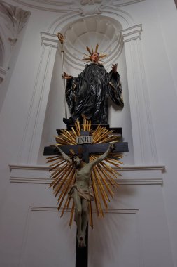 Katolik Kilisesi Salzburg, Avusturya 'da el değmemiş beyaz dekoruyla tanınır.