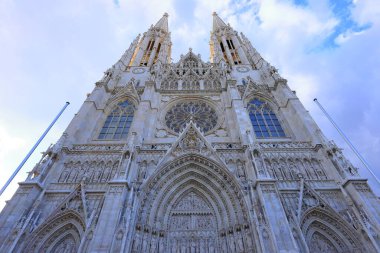 Votivkirche (Votivkirche), Avusturya 'nın Wien (Viyana) kentinde bir neo-gotik kilise.  