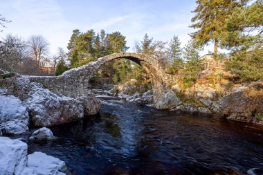 Old Pack Horse Köprüsü, İskoçya 'nın Carrbridge köyünde bulunan tarihi bir köprü.