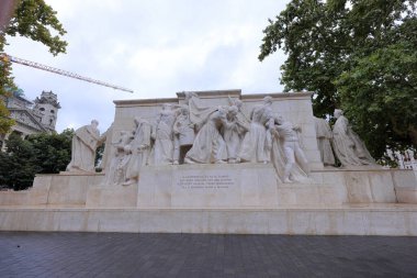 Macaristan Parlamento Binası, Gotik Uyanış tarzı bina ve Budapeşte Macaristan 'da bol dekore edilmiş odalar.