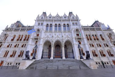 Macaristan Parlamento Binası, Gotik Uyanış tarzı bina ve Budapeşte Macaristan 'da bol dekore edilmiş odalar.
