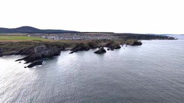 Bow Fiddle Rock bölgesi, Cullen Sahili yakınları ve İskoçya 'da Moray sahili, Birleşik Krallık