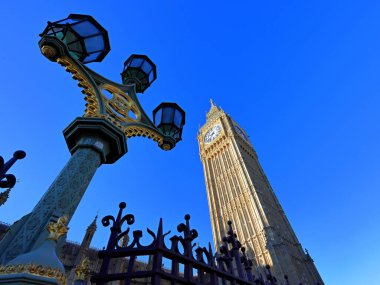 Big Ben kulesi ve Westminster Sarayı, Londra 'daki Parlamento Binaları, Birleşik Krallık