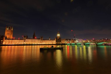 Big Ben kulesi ve Westminster Sarayı, Londra 'daki Parlamento Binaları, Birleşik Krallık
