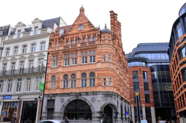  Londra, İngiltere 'deki tarihi binaların sokak manzarası