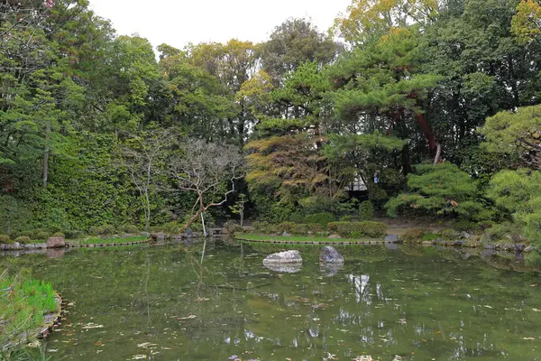 Okazaki Nishitennocho, Sakyo Ward, Kyoto, Japonya 'daki Heian Tapınağı, Shinto tapınağı ve peyzaj bahçeleri.
