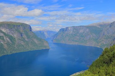 Aurland, Norveç 'teki Stegastein bakış açısından Aurlandsfjord' un manzarası