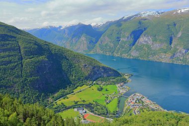 Aurland, Norveç 'teki Stegastein bakış açısından Aurlandsfjord' un manzarası