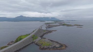 Atlantik Okyanusu Yolu (Atlanterhavsveien) Vevang ve Karvag yakınlarında, Norveç