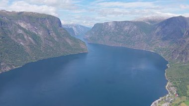  Aurland, Norveç 'teki Stegastein bakış açısından Aurlandsfjord' un manzarası