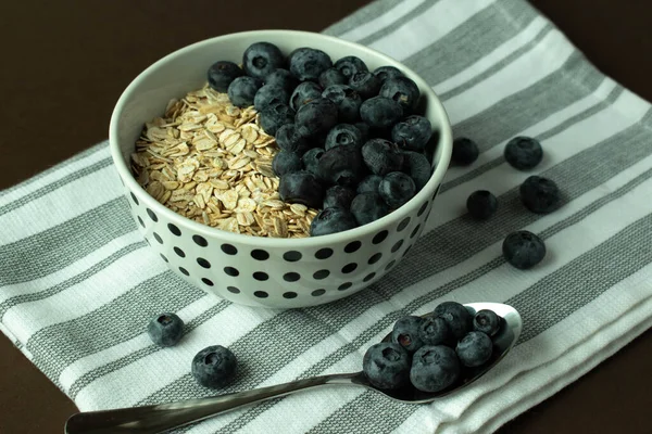 Healthy Wholesome Breakfast Oatmeal Blueberries Background — Stock Photo, Image