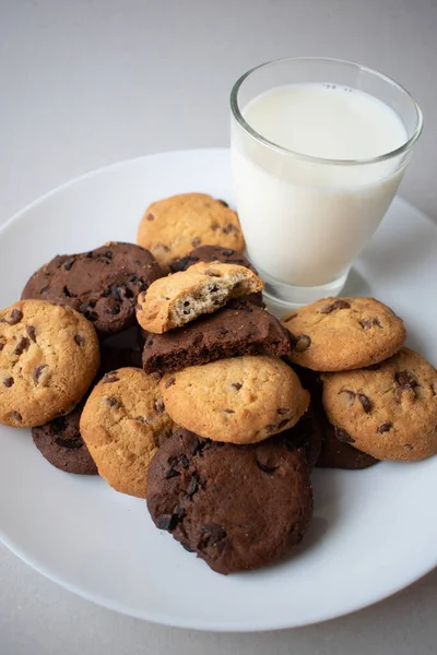 Cookies Milk White Background — Stock Photo, Image