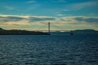 Lisbon City nehir ve köprüyle ufuk çizgisi