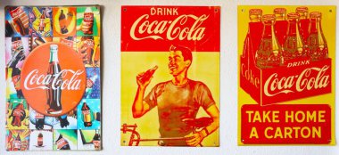 18 Mayıs 2023 - Lamphun, Tayland, antikalar, koleksiyonlar, Coca Cola ve Cola ürünlerinden bulmak zor.