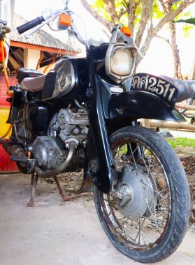 19 Ekim 2022 Phitsanulok, Tayland nadir bulunan antika motosikletler Çavuş Thawee Müzesi 'nde sergilenmektedir..