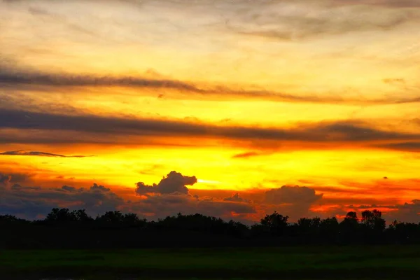 Severní Thajsko Večer Západ Slunce Pozadí Obrázek Krásným Zlatým Světlem — Stock fotografie