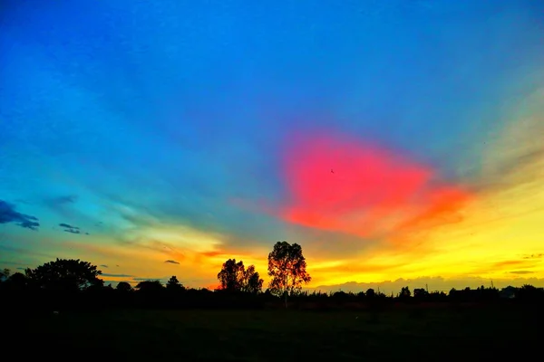 Βόρεια Ταϊλάνδη Βράδυ Ηλιοβασίλεμα Φόντο Εικόνα Όμορφο Χρυσό Φως Μας — Φωτογραφία Αρχείου
