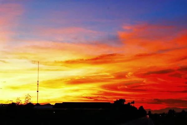 Nordthailand Abend Sonnenuntergang Hintergrundbild Mit Schönen Goldenen Licht Hilft Uns — Stockfoto