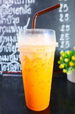 Tay sokak tarzı soğuk içecek menüsünü denemelisin. Lezzetli, doyurucu, ucuz..