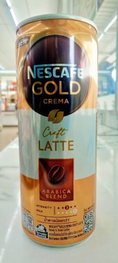 12 Temmuz 2023 Lamphun Tayland Nescafe Altın Latte Az Şeker.