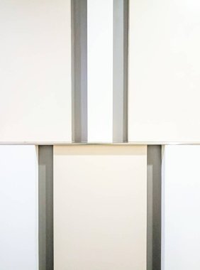 Basit ama güzel gölgelerle çelişen değişken renk kalıpları olan bir duvarın arka planı..