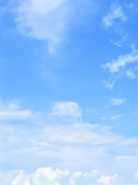 Bulutlu güzel gökyüzü