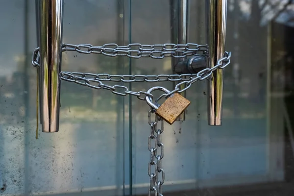 Close Metal Lock Silver Chain Hanging Handle Glass Door Locked — Stock Photo, Image