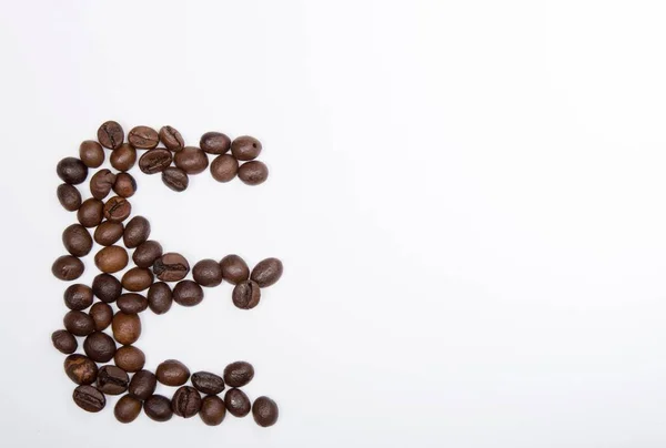 Angol Ábécé Nagybetűje Amely Természetes Pörkölt Kávébabból Áll Fehér Alapon — Stock Fotó