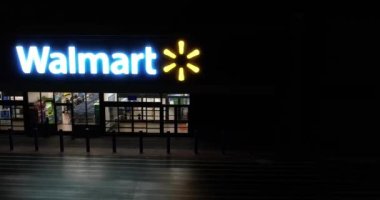Walmart İHA çekimleri gece vakti 