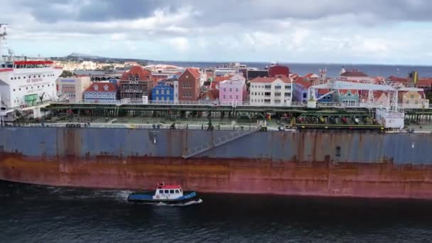 Imagens Drone Grande Navio Que Sai Porto Cruzeiro Curaçao — Vídeo de Stock