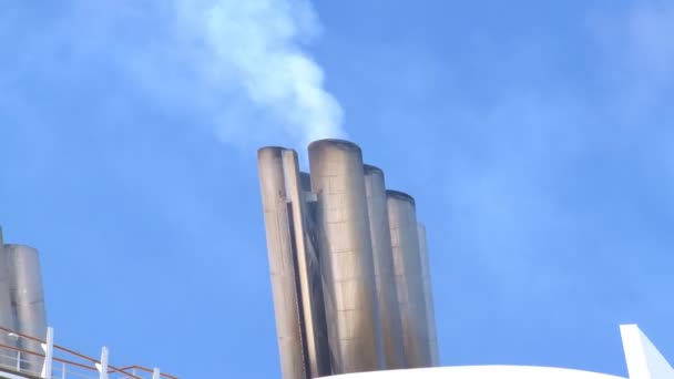 Emisiones Carbono Del Escape Crucero — Vídeos de Stock