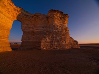 Heykel taşları tebeşir piramitleri Lewis, Kansas 'taki kaya oluşumları
