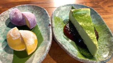 Mochi dondurmalı tatlı, matcha Japon peynirli kek.