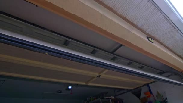 Filmagens Uma Porta Garagem Eletrônica Fechamento Residencial — Vídeo de Stock