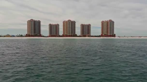 Pensacola Sahilindeki Portofino Adasının Insansız Hava Aracı Görüntüleri — Stok video