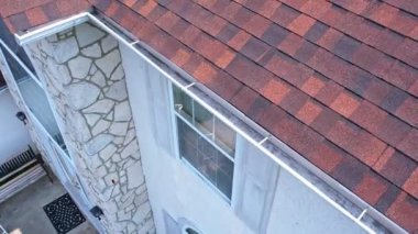 Bir yerleşim yerindeki olukların insansız hava aracı görüntüleri.