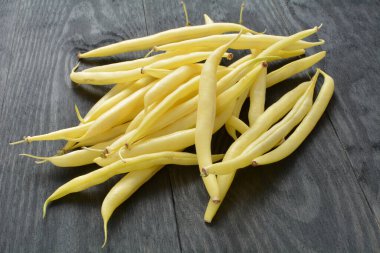 Tahtadaki çalı fasulyesi.